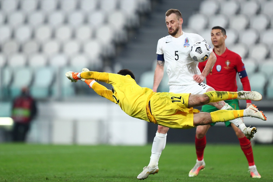 لاعب الأهلي السابق مروانمسيرة حافلة بالإنجازات والتحديات