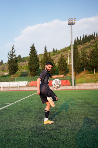 ليفربول ضد توتنهامترتيب الفريقين في الدوري الإنجليزي الممتاز